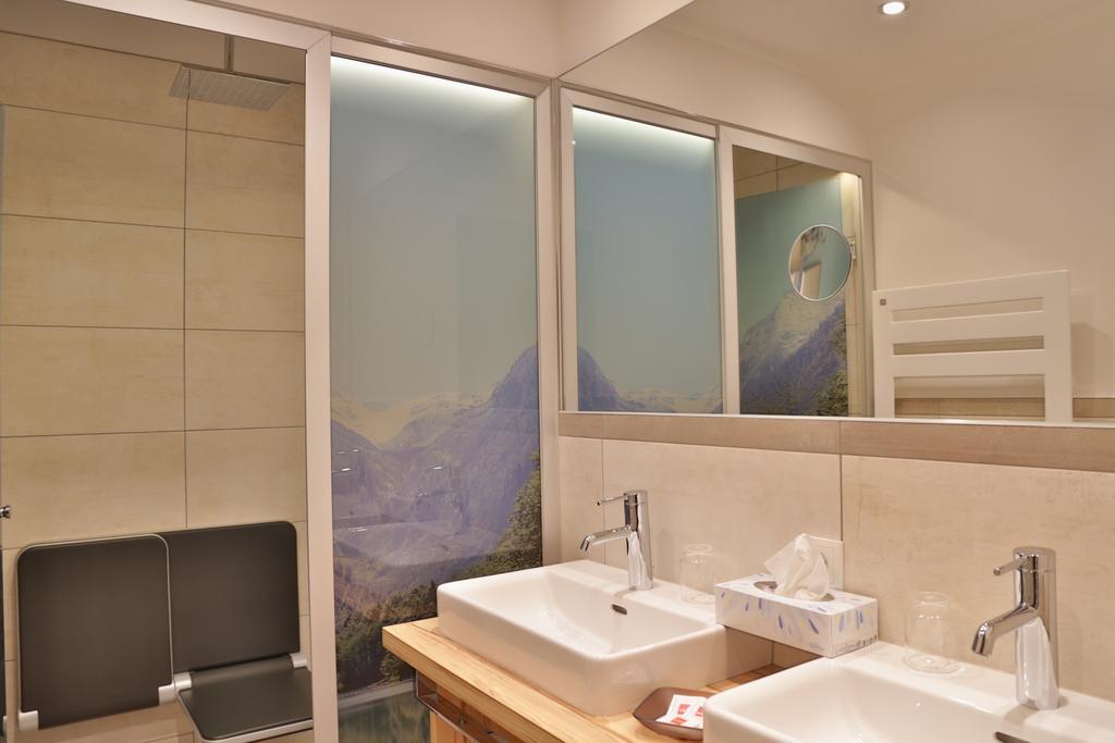 Haus Hintertux Hotel Стая снимка