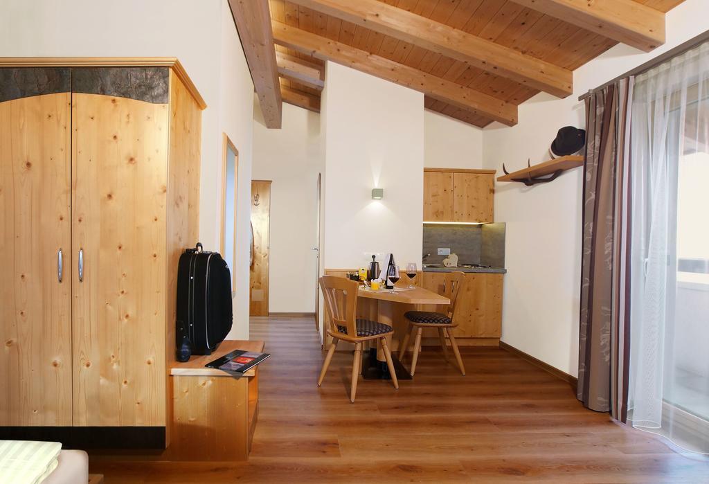 Haus Hintertux Hotel Стая снимка